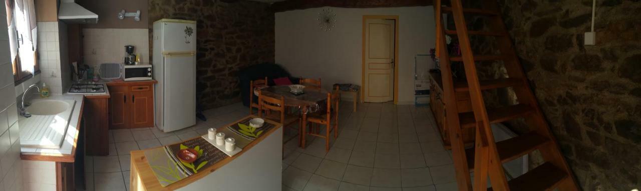 Le Gite Des Remparts Villa Ginestas Esterno foto
